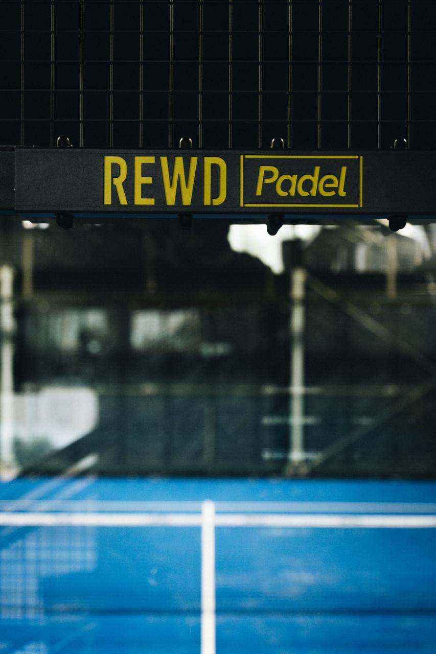 REWD Padel branded net band